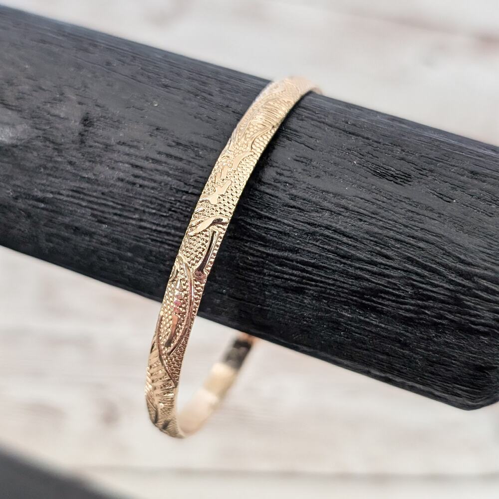 Dainty Bracelet - Gold Tone with Design